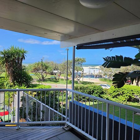Capeview Apartments - Right On Kings Beach Калаундра Екстер'єр фото