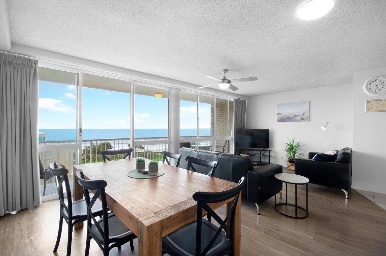 Capeview Apartments - Right On Kings Beach Калаундра Екстер'єр фото
